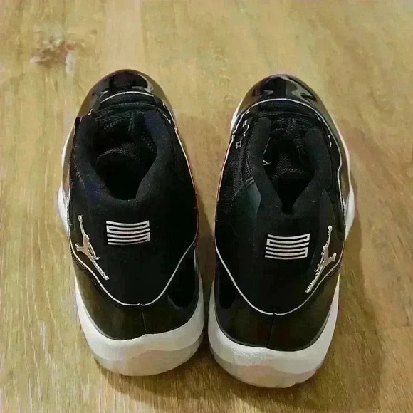Jordan 11 RetroJubilee 25th Anniversary - Picture 4 of 7
